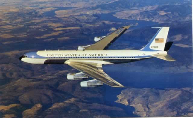 VC-137 Air Force One in flight - Tail Number 27000