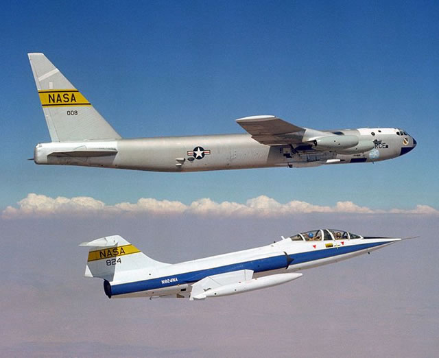 Boeing NB-52 in test flight with F-104 Starfighter in 1979