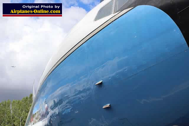 Right fuselage view of Boeing VC-137B Air Force One, S/N 86970