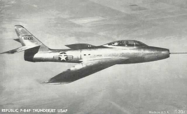 Republic F-84F Thunderstreak S/N 92430 in flight